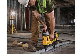 DEWALT CLAVADORA HORMIGON
