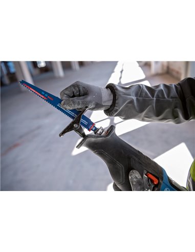 BOSCH Sierra sable a batería BITURBO GSA 18V-28 Professional