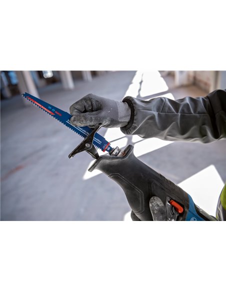 BOSCH Sierra sable a batería BITURBO GSA 18V-28 Professional