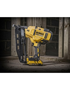 DEWALT CLAVADORA DE ACABADO 2