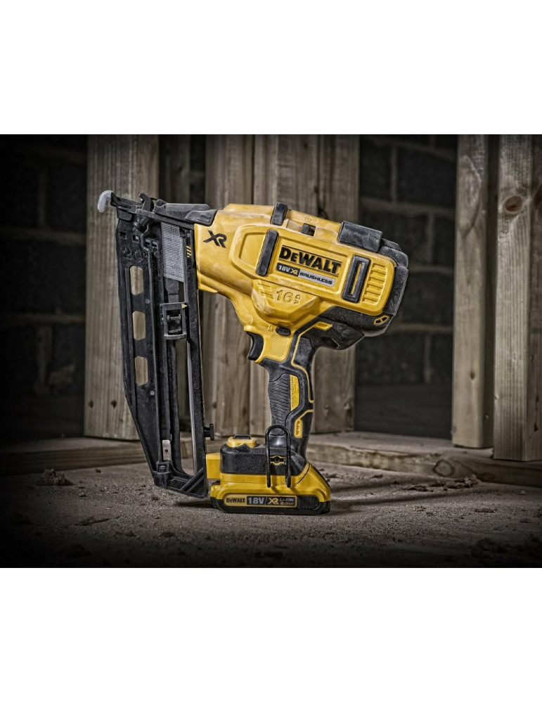 DEWALT CLAVADORA DE ACABADO