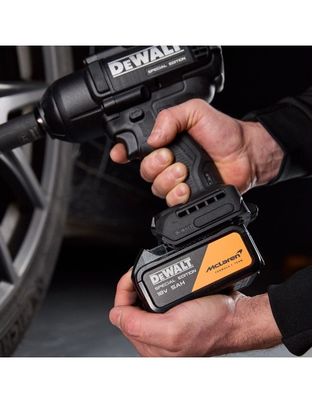 DEWALT McLAREN LLAVE IMPACTO BATERIA XR 18V 1/2" DCF99MP2T-QW