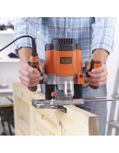 BLACK and DECKER FRESADORA